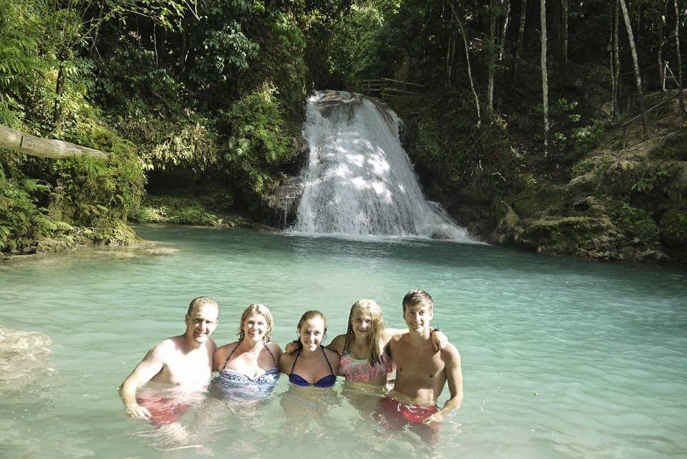 Blue Hole Jamaica - Fly High Taxi and Tours Jamaica - www.FlyHighTaxiAndToursJamaica.com - www.FlyHighTaxiAndToursJamaica.net Blue Hole Jamaica - Fly High Taxi and Tours Jamaica - www.FlyHighTaxiAndToursJamaica.com - www.FlyHighTaxiAndToursJamaica.net