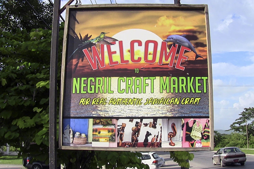 Negril Craft Market - Fly High Taxi and Tours Jamaica - www.FlyHighTaxiAndToursJamaica.com - www.FlyHighTaxiAndToursJamaica.net